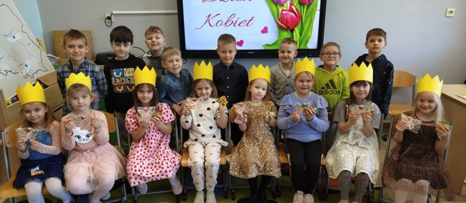 Radosny Dzień Kobiet w przedszkolu